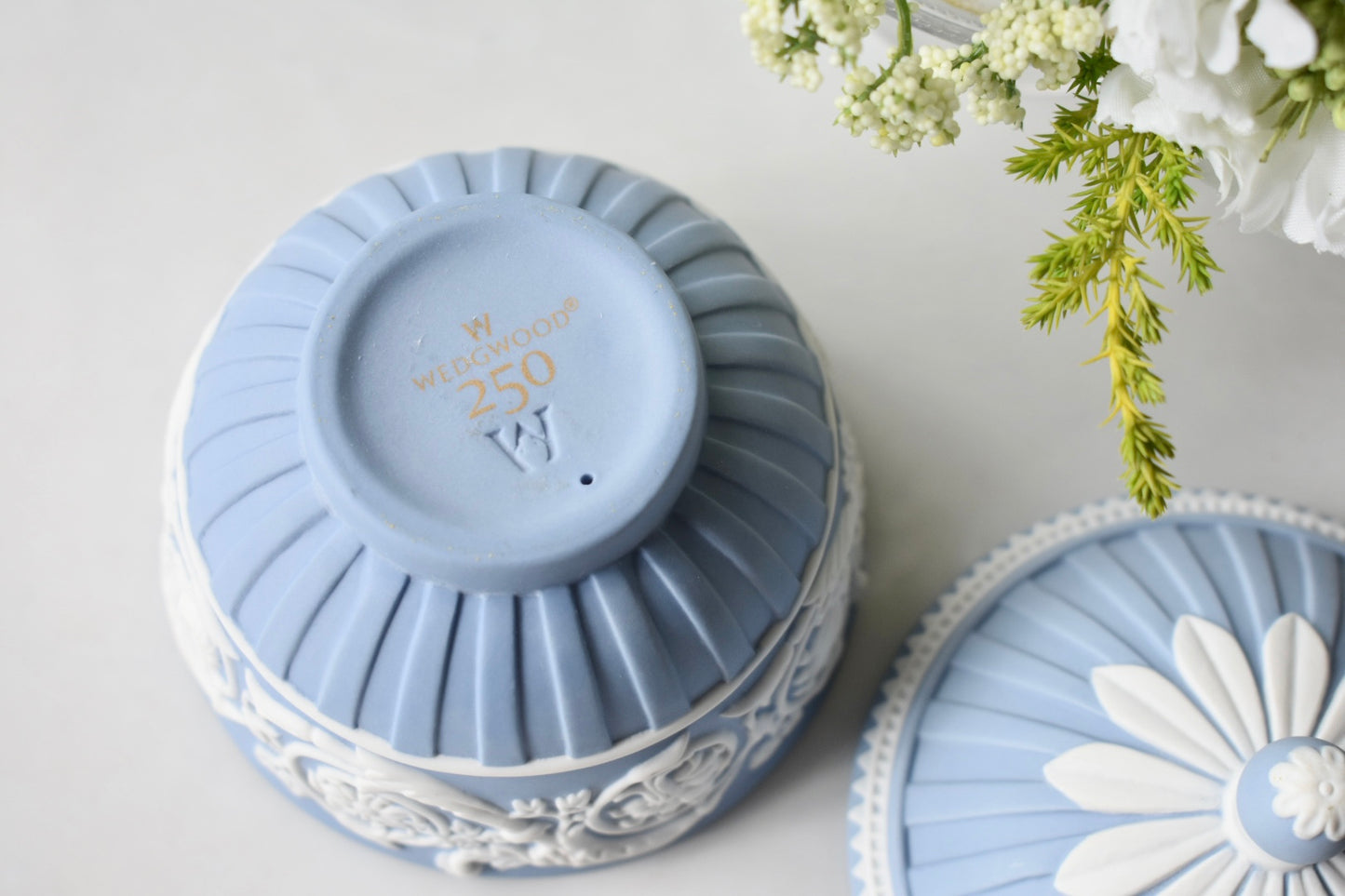 ウエッジウッド　250周年特別デザイン　セット